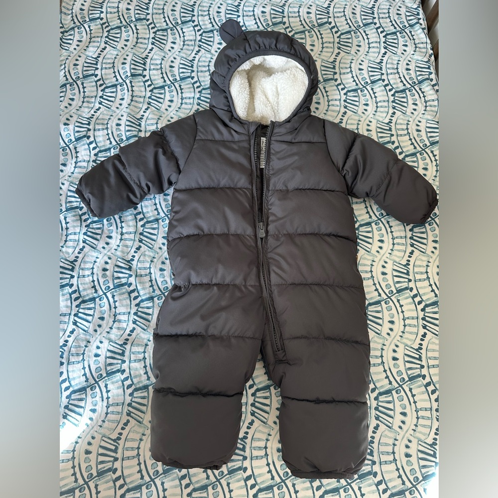 Baby GAP cold control max 0-3 months snowsuit